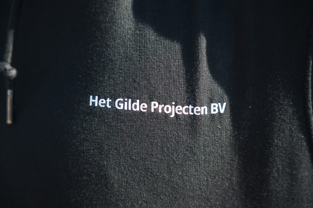 Het Gilde Projecten logo op sweater